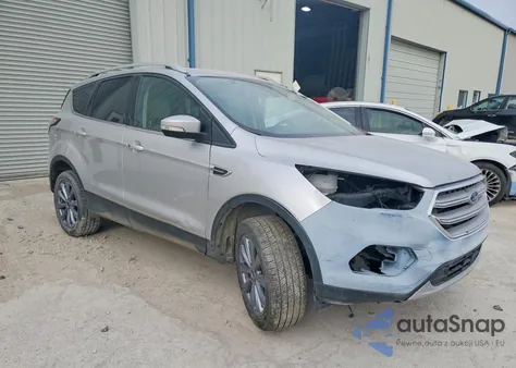 2017 Ford Escape Titanium z USA, uszkodzony, nr VIN 1FMCU0JDXHUE57577